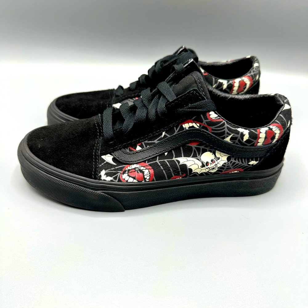 Vans Old Skool glow Frights Skate Shoes Canvas/Suede Women’s size 5 Black